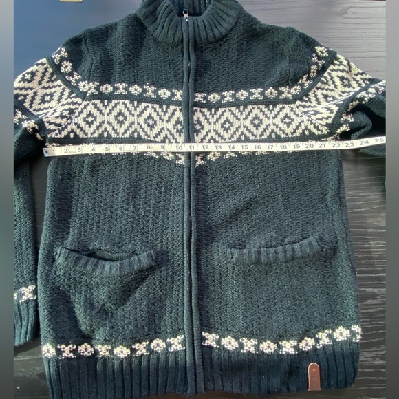 Rumours Knitted winter zip up sweater. Large. Like new. Snowflake pattern. - Picture 7 of 7